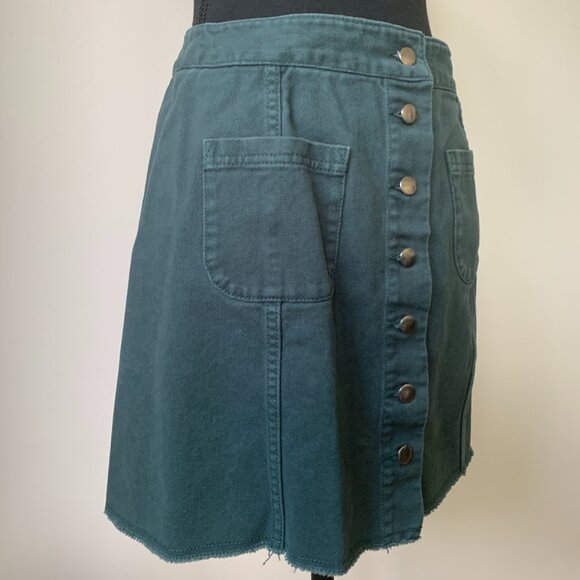 twik par Simons Front Button Dark Green Denim Mini Skirt - Size Medium - Picture 3 of 6